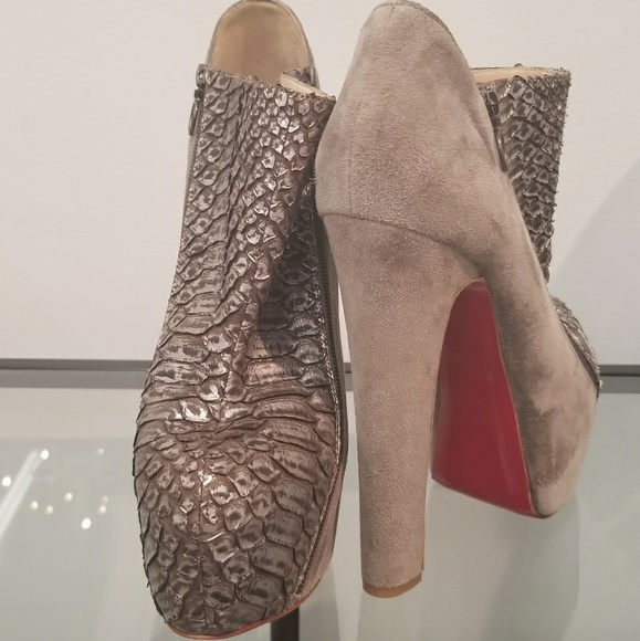 Christian Louboutin - Picture 2 of 7